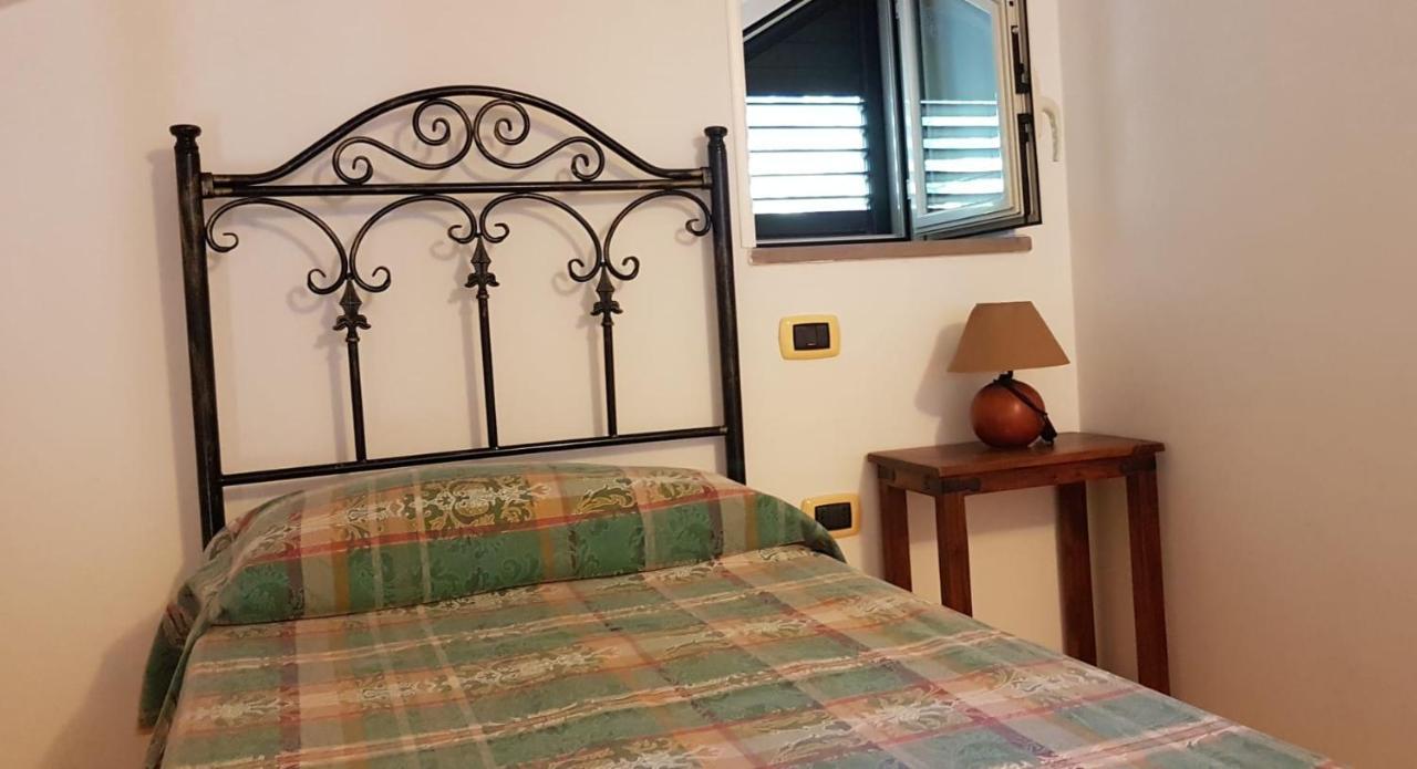 B&B L'Eucalipto เปาลา ภายนอก รูปภาพ