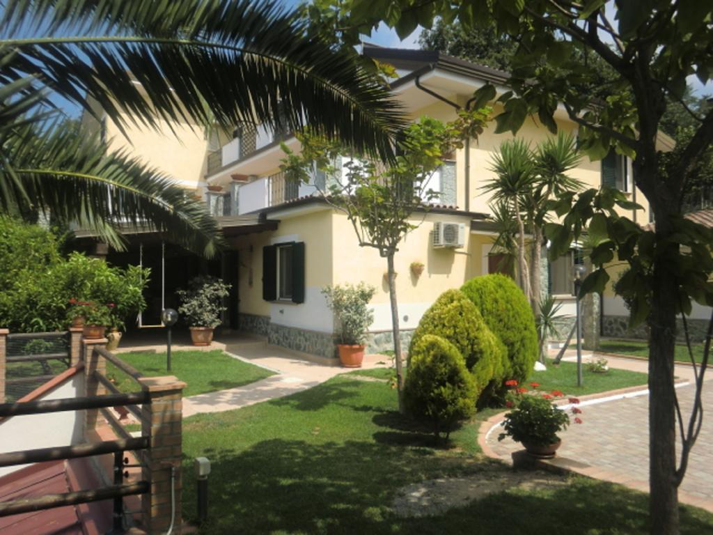 B&B L'Eucalipto เปาลา ภายนอก รูปภาพ