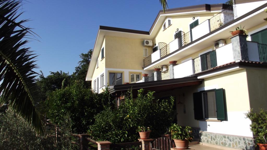 B&B L'Eucalipto เปาลา ภายนอก รูปภาพ